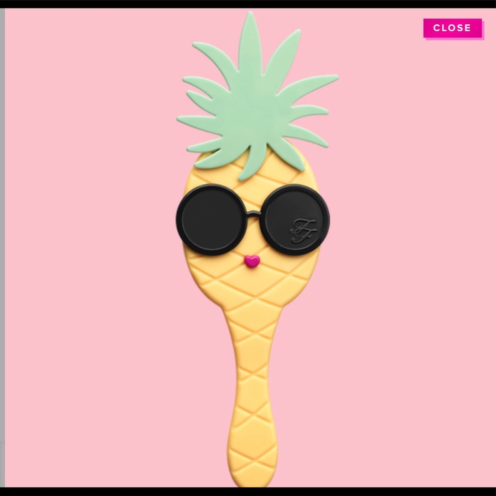 New! Too Faced ‘Fine-Apple’ Hand Mirror